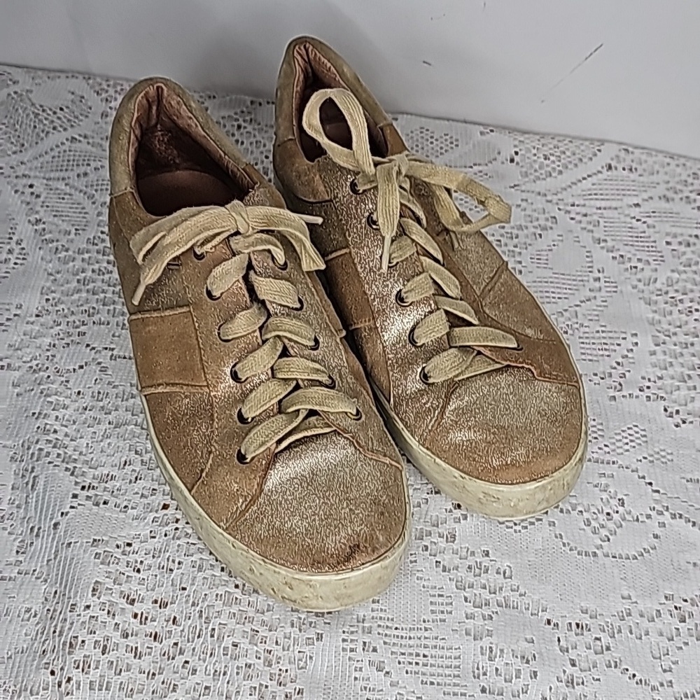 Joie tan leather shimmer low top lace up tennis shoes sneakers sz 7